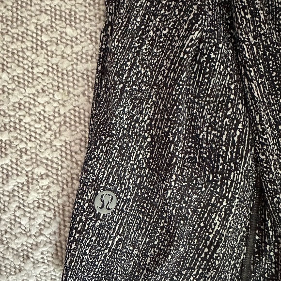 Lululemon skirt - Picture 3 of 7